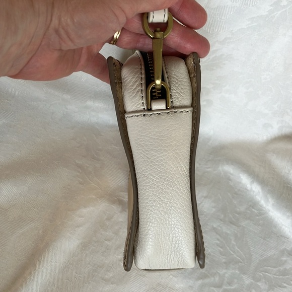 Fossil Campbell Sling Bag in Metallic Gold EUC - Picture 4 of 12